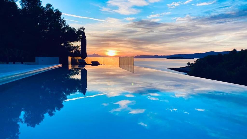 Holiday Hvar Vrbanj ภายนอก รูปภาพ