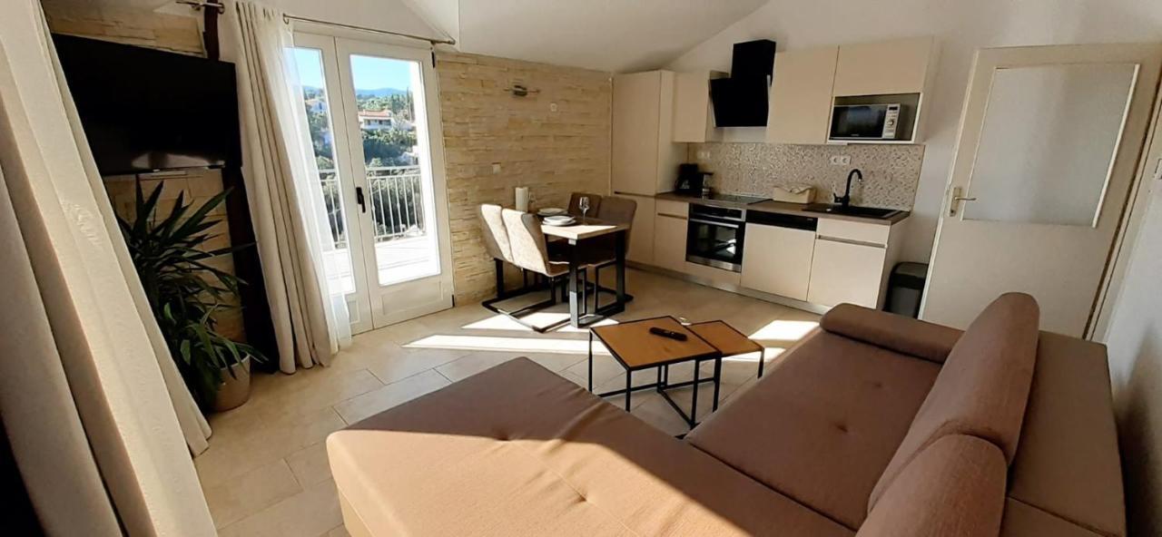 Holiday Hvar Vrbanj ภายนอก รูปภาพ