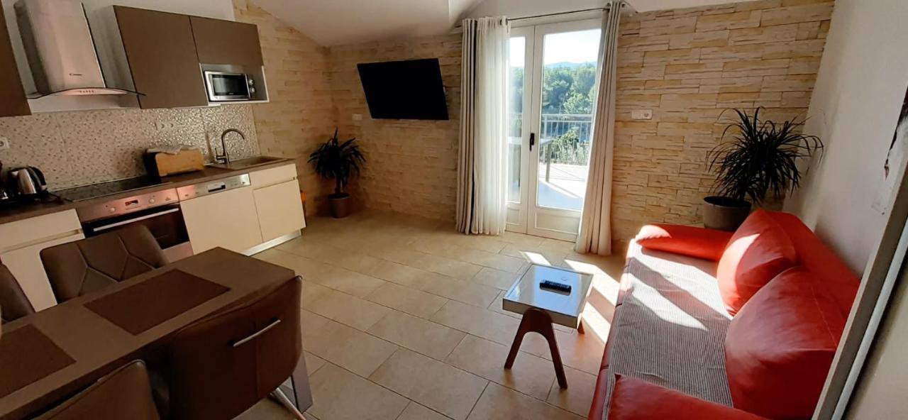 Holiday Hvar Vrbanj ภายนอก รูปภาพ