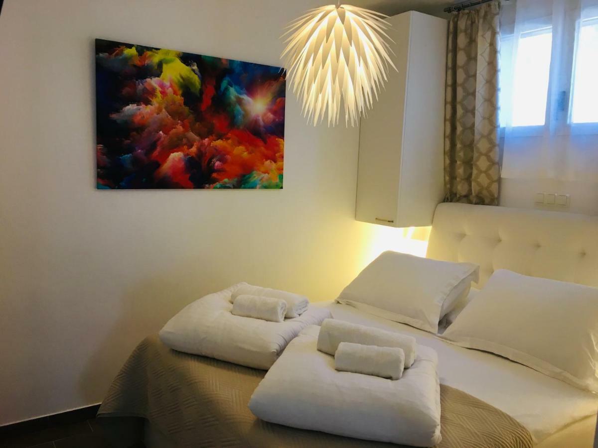 Holiday Hvar Vrbanj ภายนอก รูปภาพ