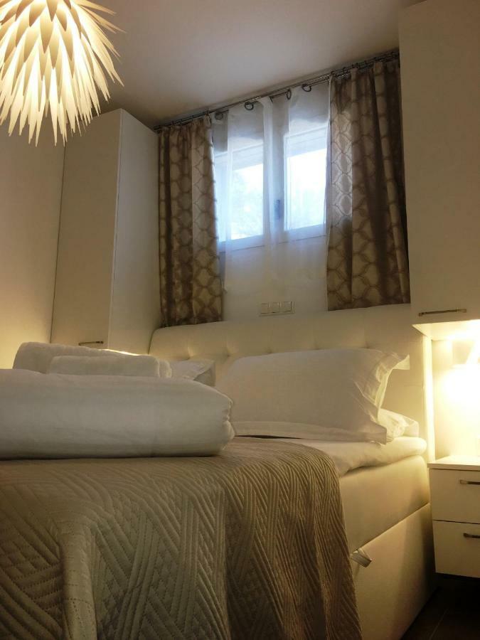Holiday Hvar Vrbanj ภายนอก รูปภาพ